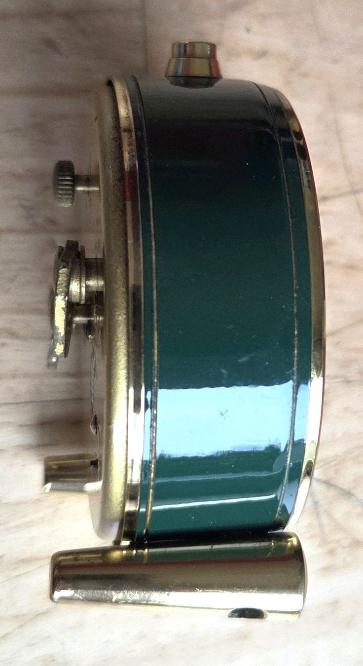 Looping Wecker: AMYRAL, Fab. Loopng, Weker, mechanisch. – Gebraucht aus Bottighofen von Absaras 2