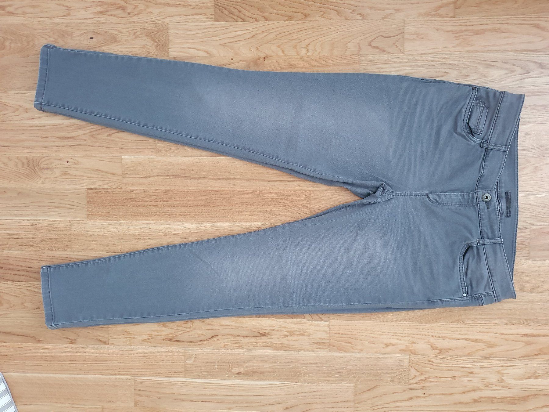 Esprit Jeans: ESPRIT Jeans Hose**** grau Gr. 40 (?) – Usato da Frick venduto da Baghira84