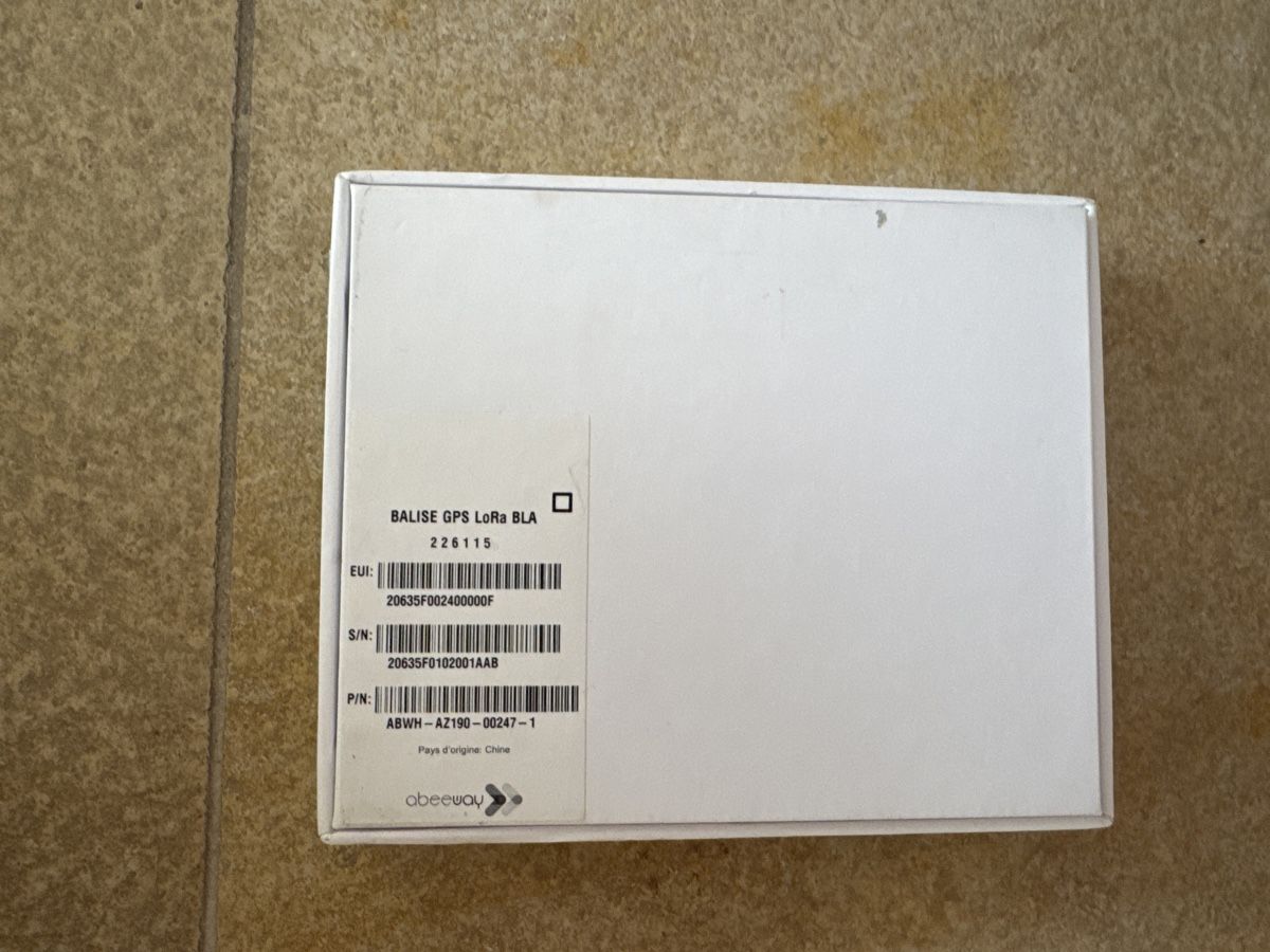 Placchette & Badge: FindMe Tracker -  wenig gebraucht im Originalverpackung – Difettoso da Zumikon venduto da 19monica75 2