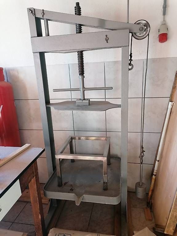 Alle Werkzeuge: Attrezzature caseificio. Caldaia e pressa verticale – Gebraucht aus Olivone von Bietto82 2