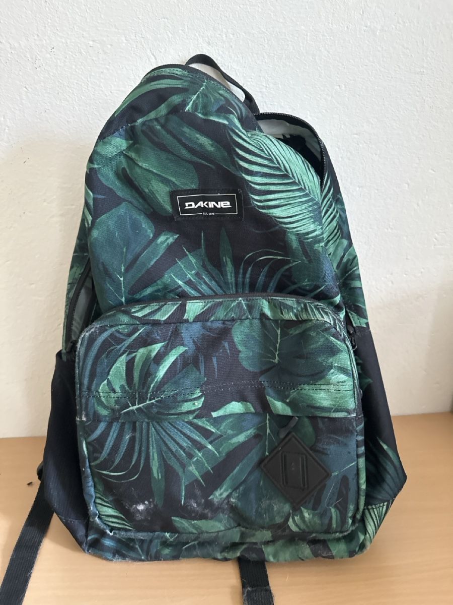 Dakine Zaini: Sac à dos Dakine motif tropical – Usato da Lausanne venduto da sam_hp5y