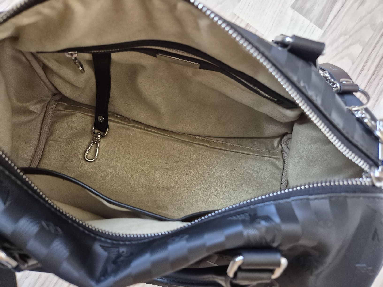Maison Mollerus Taschen für Damen: Mollerus "BUENTEN" silber – Neu (gemäss Beschreibung) aus Unteriberg von VOI_69 4
