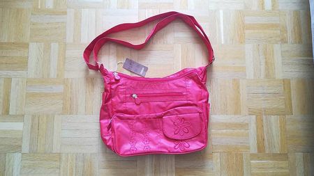 Sac rouge / beaucoup pochettes + rangements - NEUF -