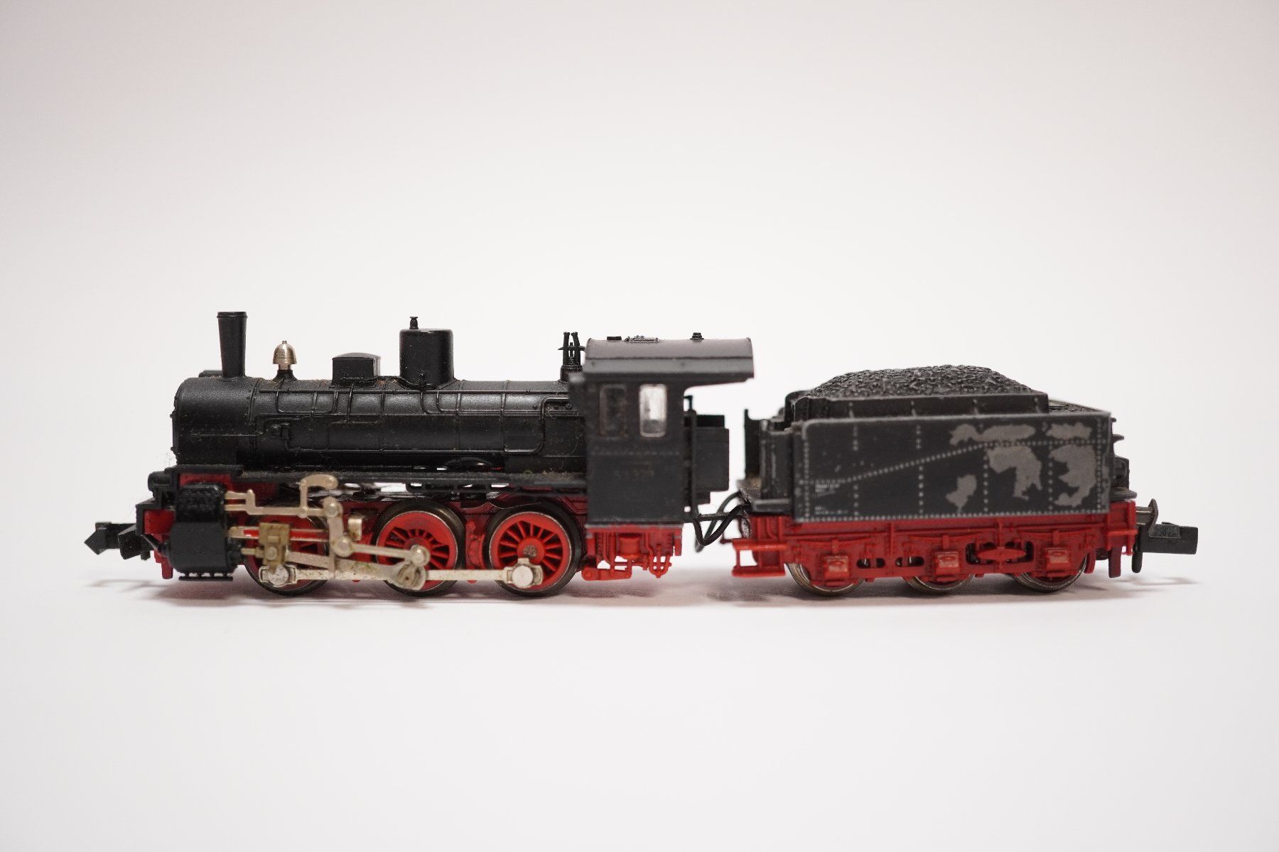 Fleischmann Modelleisenbahnen: e32 FLM N 7124 DB Dampflok  | Bastelware – Defekt aus Thun von  1