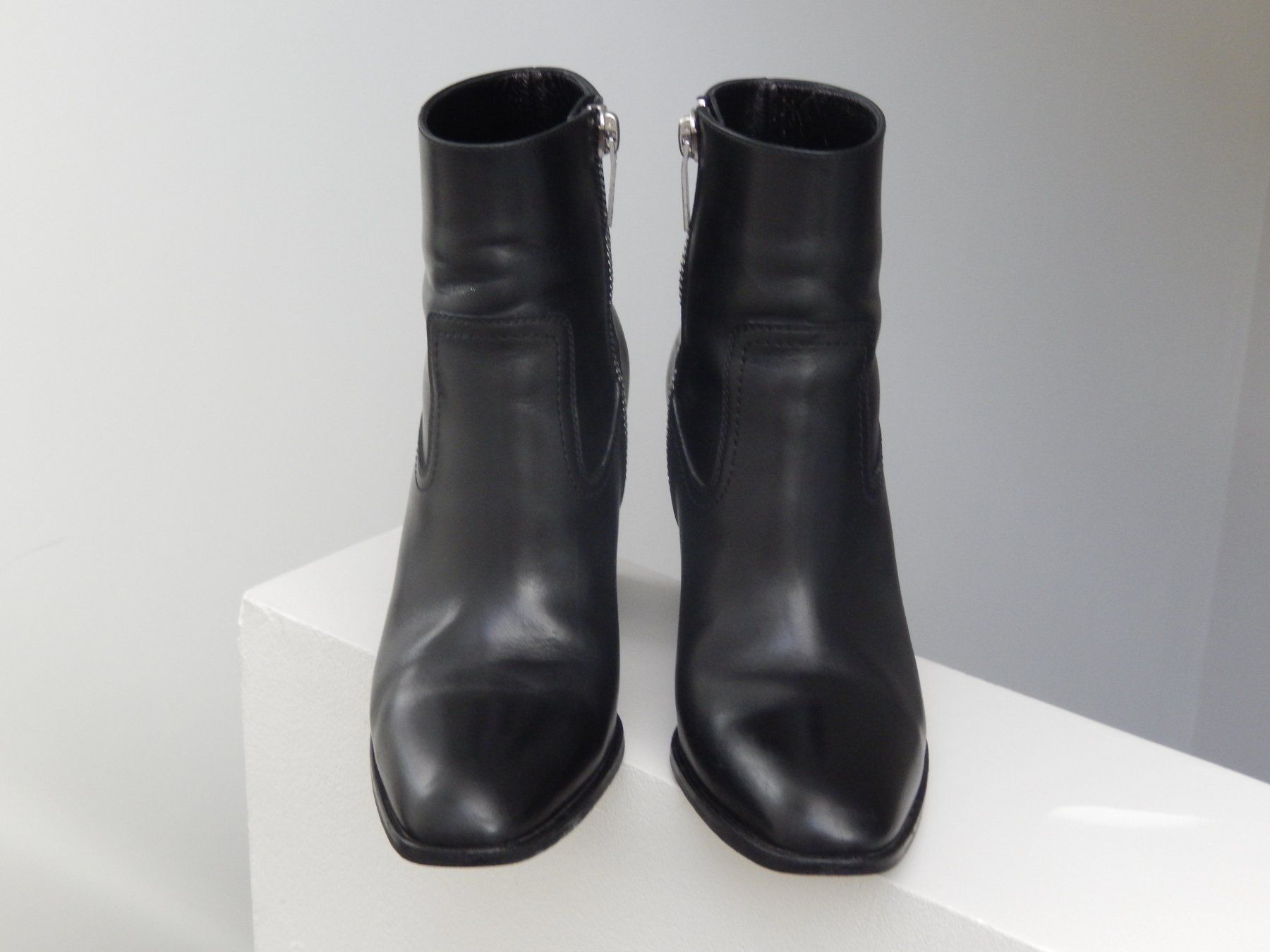 Saint Laurent Damenschuhe: Orig. SAINT LAURENT Ankleboots Gr. 38 – Gebraucht aus Tuggen von vivira 4