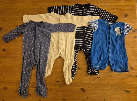 Pyjama / Strampler Grösse 74