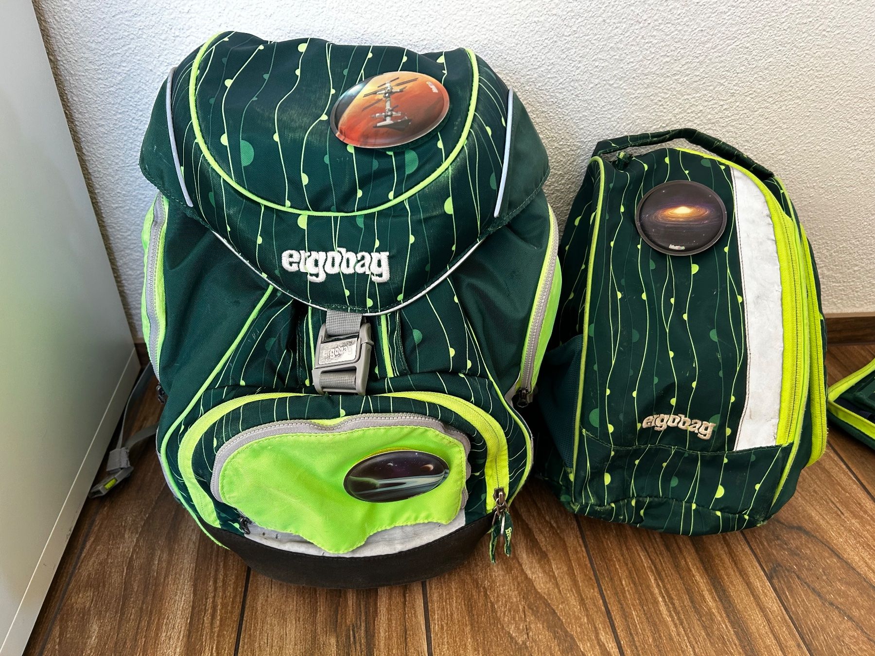 Ergobag Borse & Zaini: Ergobag grün mit vielem Zubehör – Usato da Altdorf UR venduto da arnosteff 1