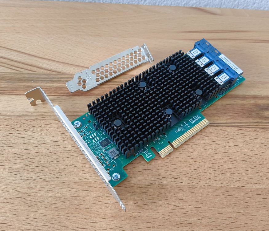 Scheda HBA Broadcom LSI 9400-16i – 12Gbps Tri-Mode SAS/SATA/NVMe, Modalità IT Per ZFS/Unraid