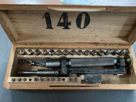FAURE & FILS Le Locle Schraubenkopf