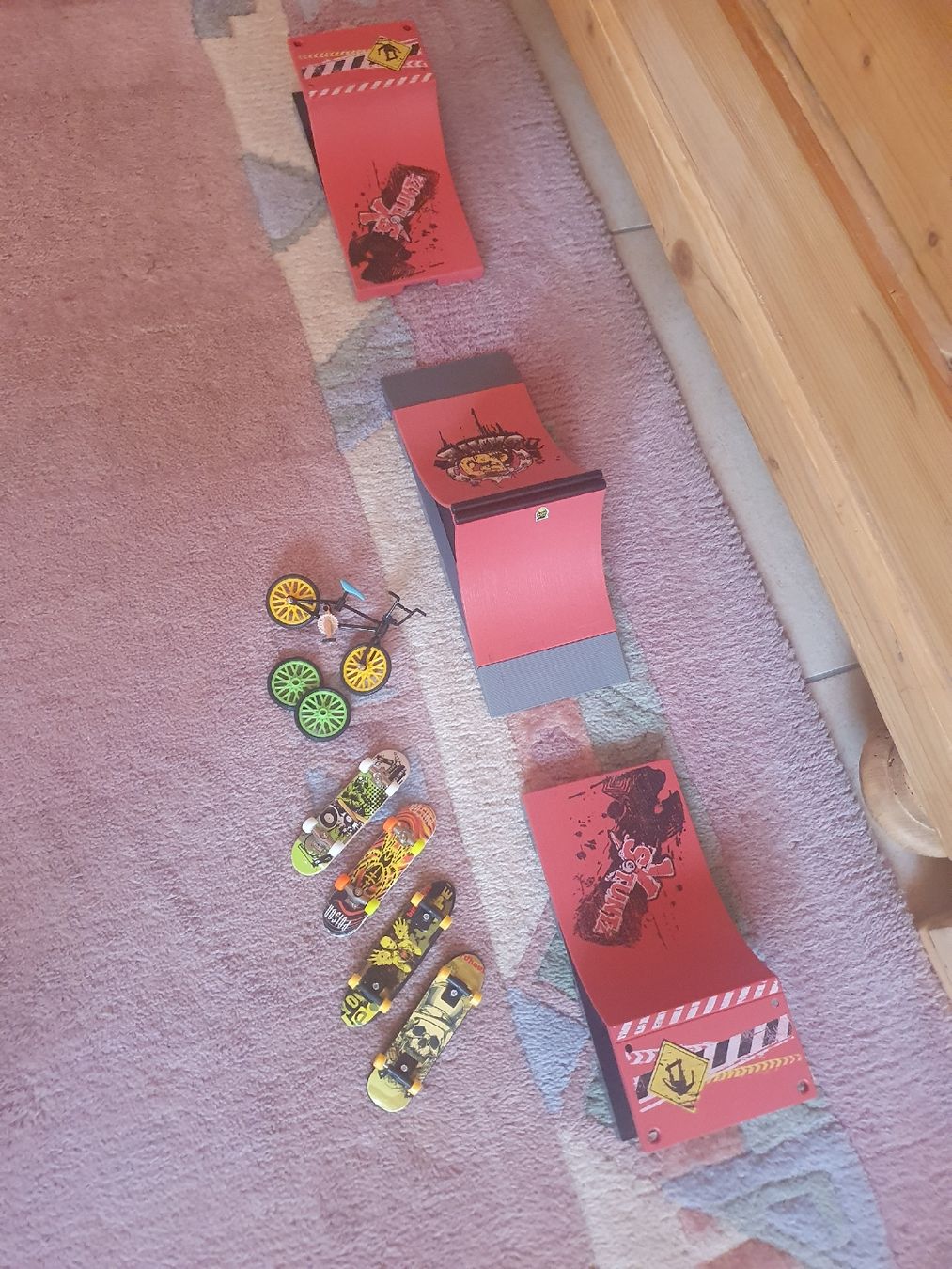 Spielzeuge: Finger Skateboard Set – Gebraucht aus Herznach von _.Puch._