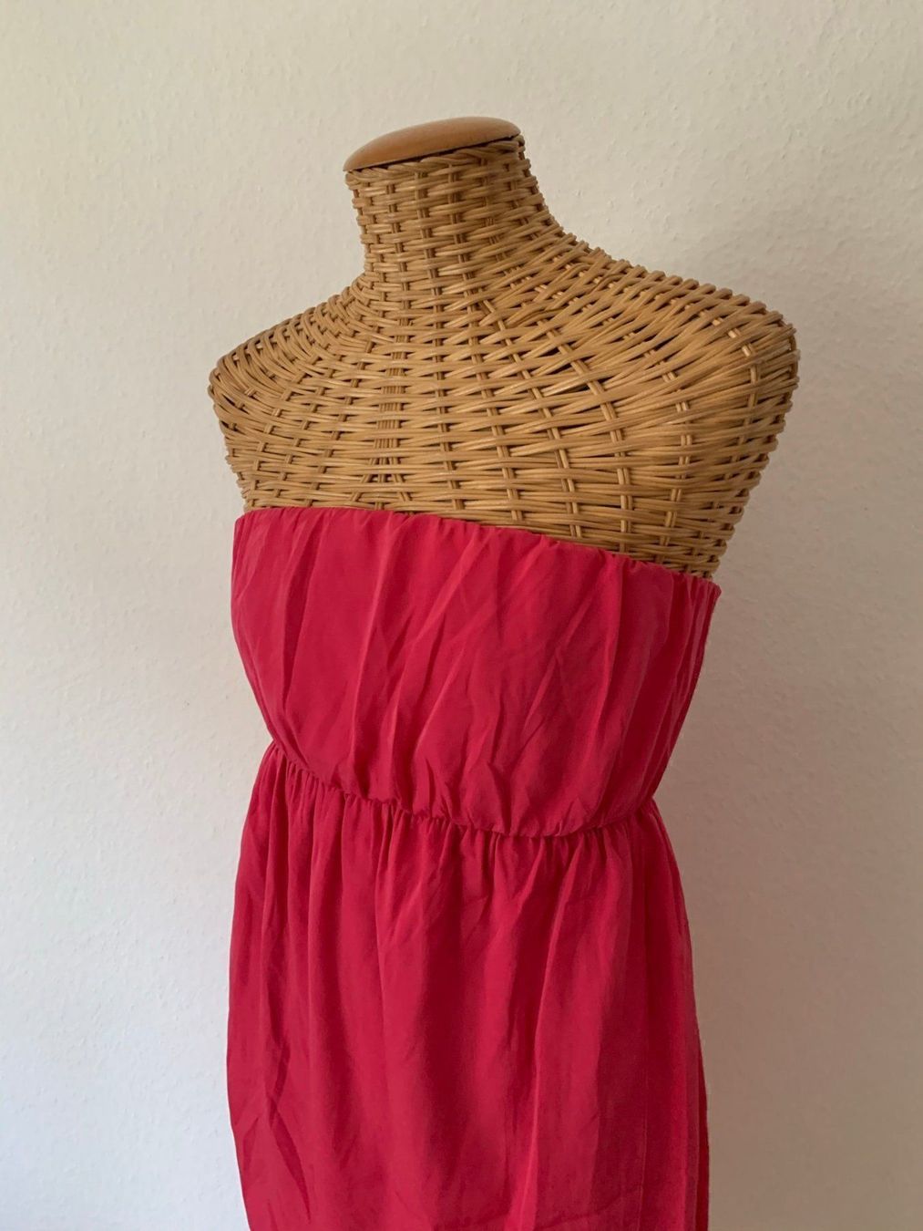 Kleider: FOREVER 21 - Bustier-Kleid himbeerfarben – Gebraucht aus Zürich von Diazaio 1