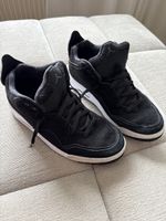 Jordan Schuhe, Grösse 42 Schwarz/Weiss, Top Zustand!