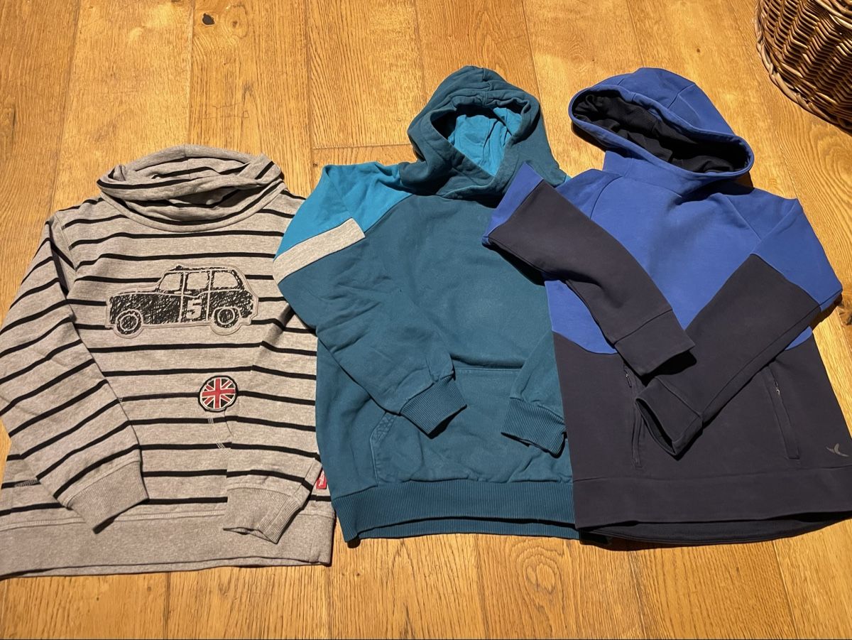 Lotti & Set di vestiti: Pullover und Langarmshirt im Set 134/140 – Usato da Recherswil venduto da grafics 2