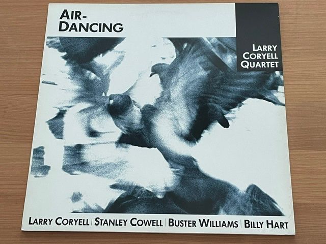 Dischi in vinile: LARRY CORYELL QUARTET: AIR-DANCING - JAZZ-POINT – Nuovo (secondo la descrizione) da Fahrwangen venduto da Swirl2