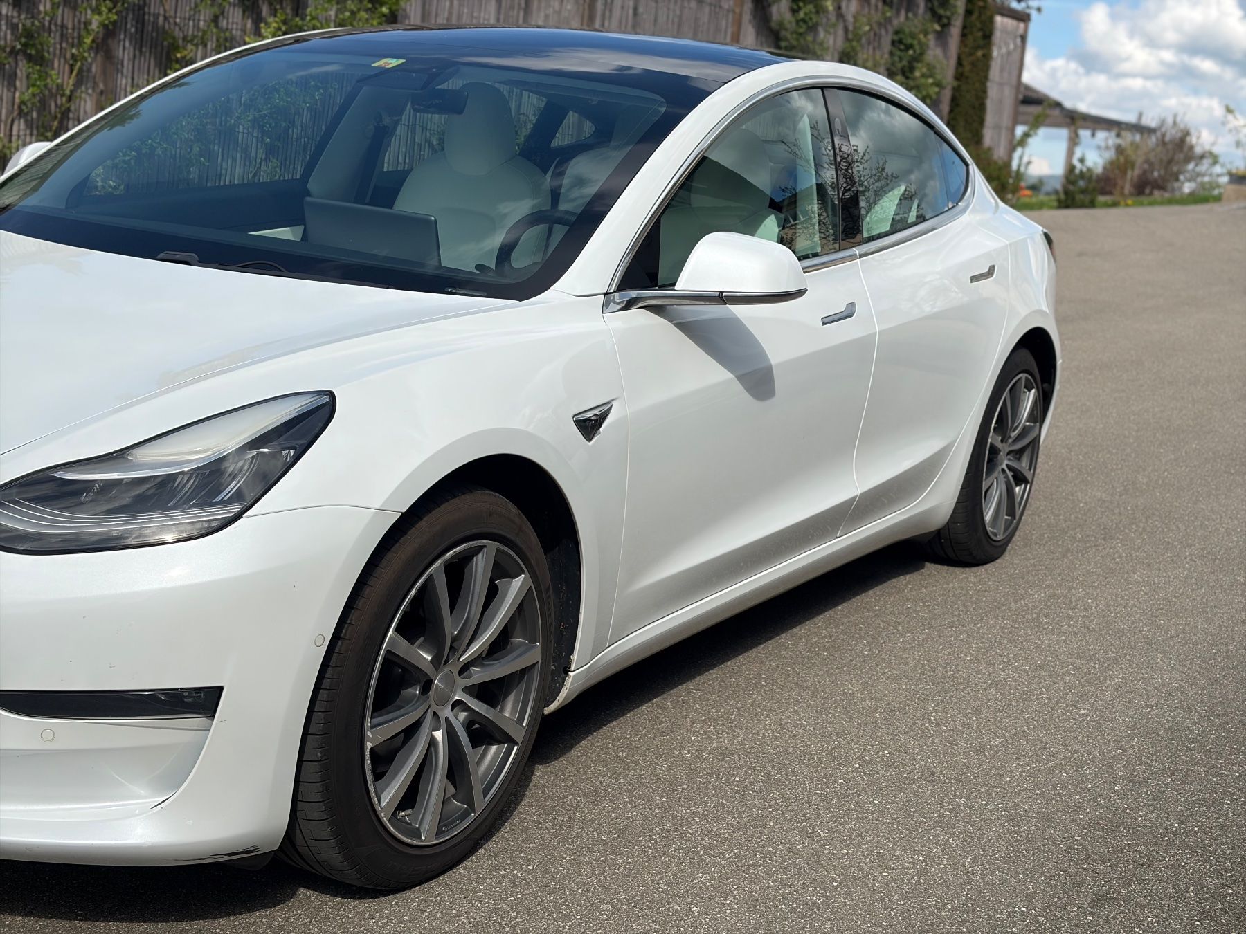 Tesla Autos: Tesla Model 3 Long Range AWD, 2019 – D'occasion à Courfaivre par JCDF