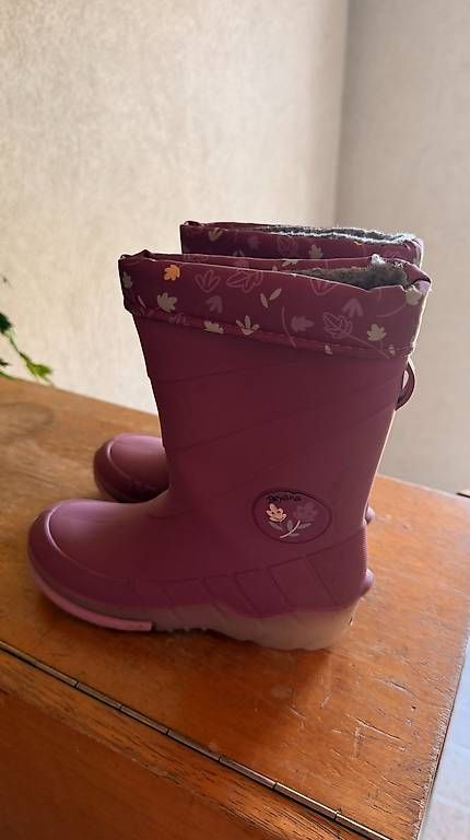 Scarpe per ragazzi: botes de pluie enfants – Usato da Penthalaz venduto da Brunogtr35