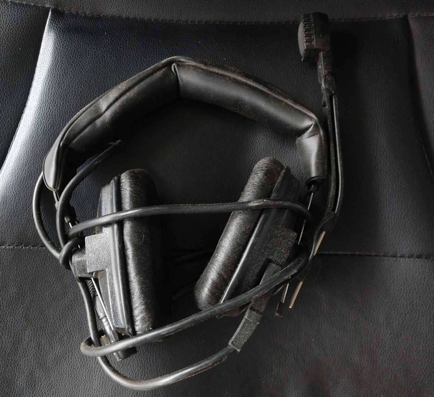 Cuffie: Vintage Kopfhörer Mikrophone Set 2x50 Ohm – Usato da Zürich venduto da ElenaTT 1