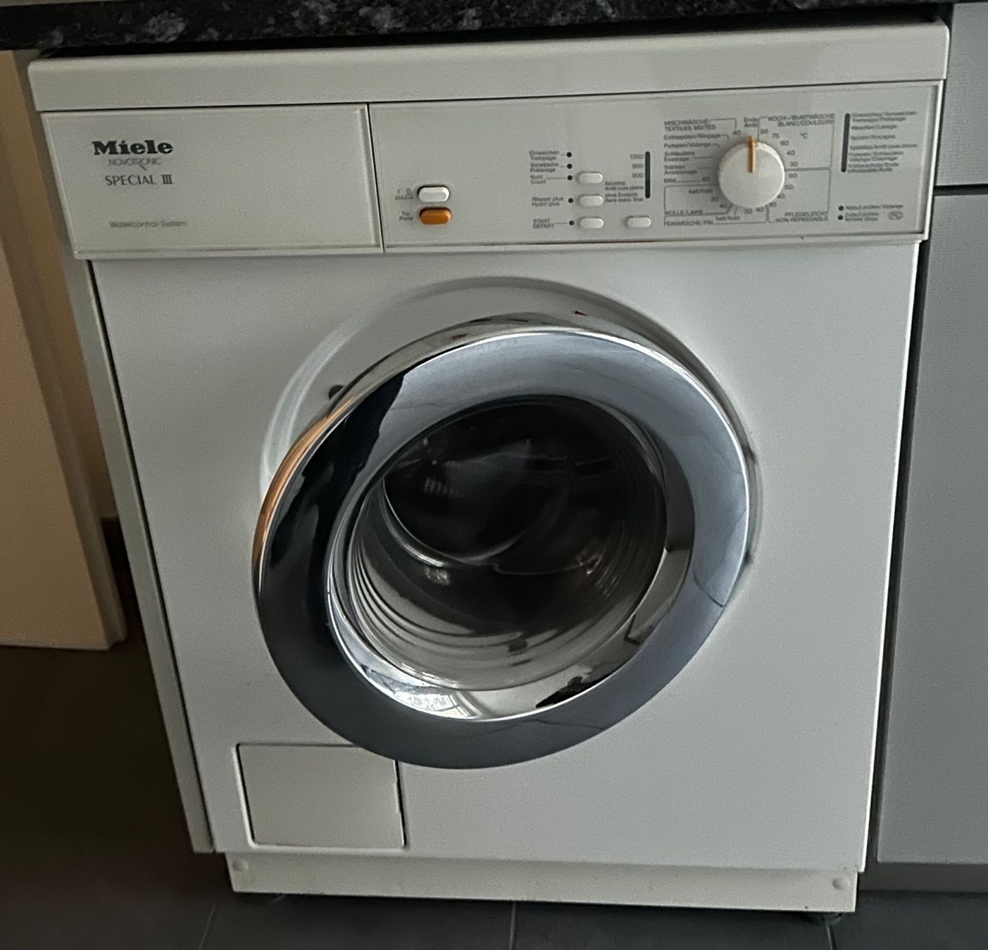 Miele Lavatrici: Waschmaschine Miele – Usato da Basel venduto da pir_26yw