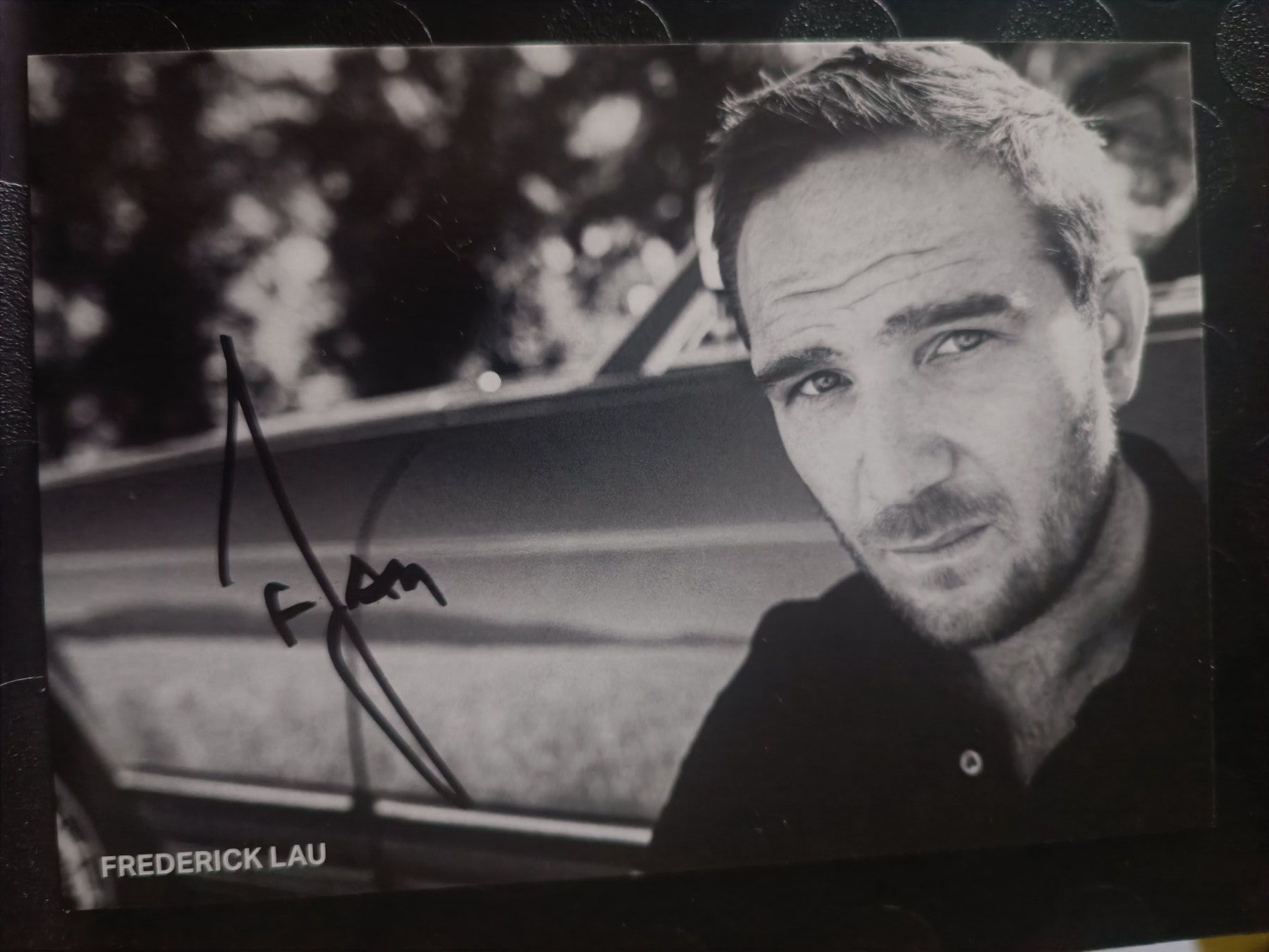 Autografi: Frederick Lau - handsignierte Autogrammkarte – Usato da Menziken venduto da Artographs