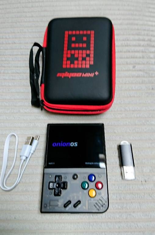 Console: Console Rétro Miyoo Mini+ OnionOS avec étui et accessoires – Usato da Eclépens venduto da Shunyam