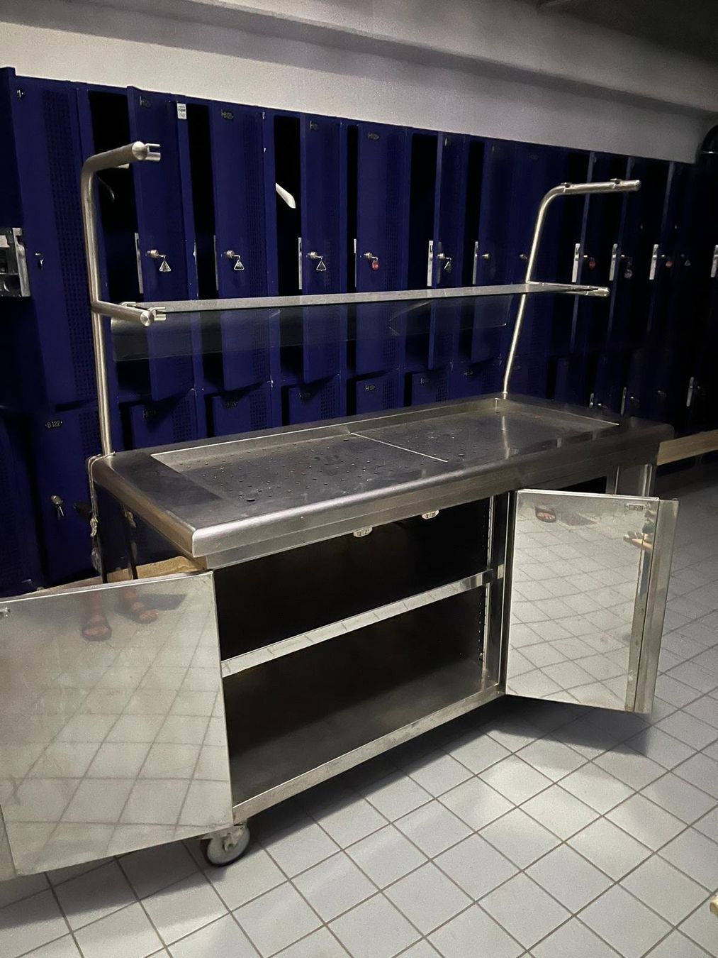 Ladenausstattungen & Messebau: Rolling-Kaltbuffet – Gebraucht aus Sumiswald von Forum3 1