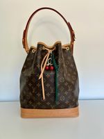 🍒 Taschenanhänger Bag Charm mit Kirschen - Dunkelgrün