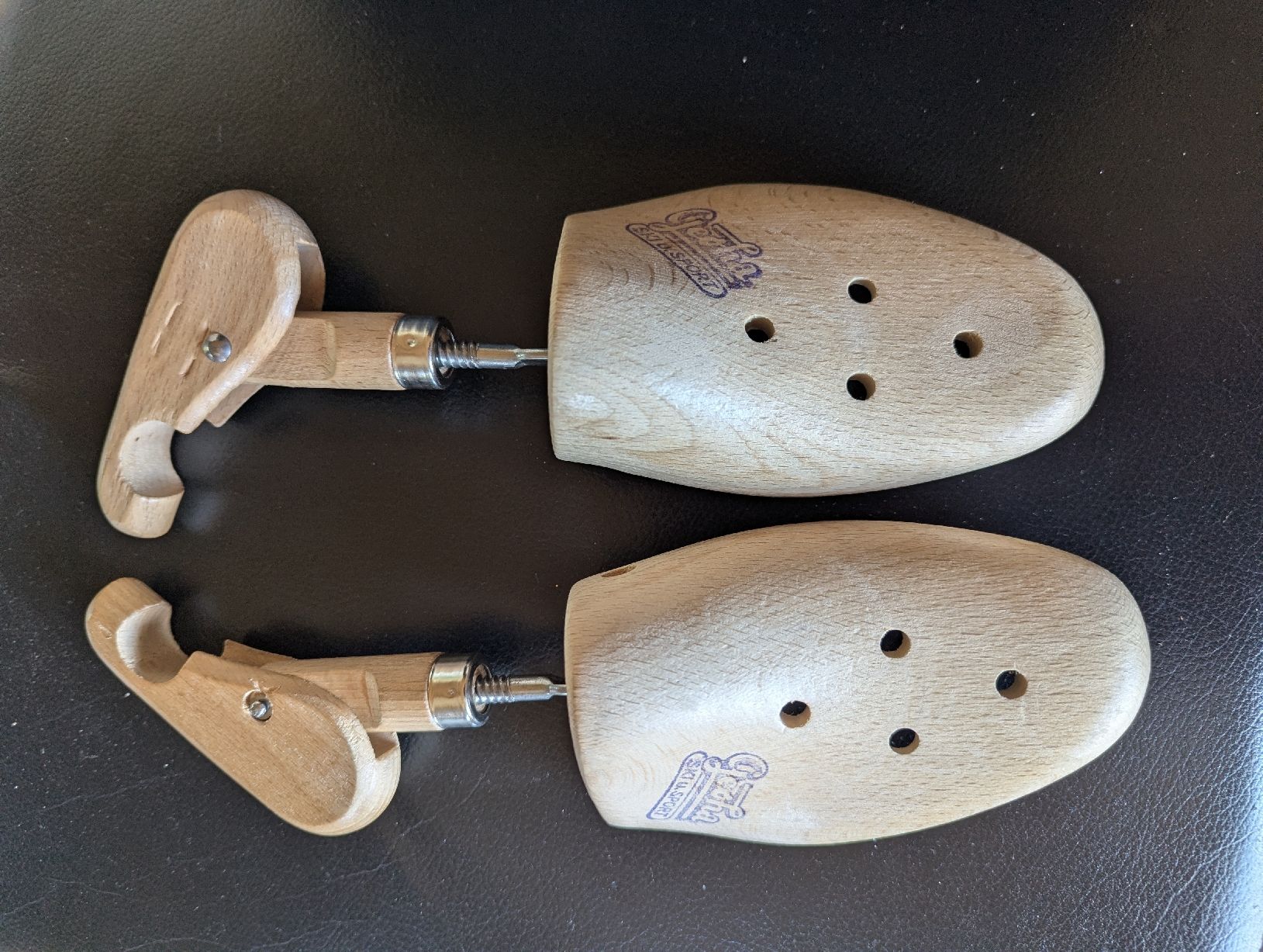 Herrenschuhe: Schuhspanner 39  – Gebraucht aus Bettlach von Costmiri
