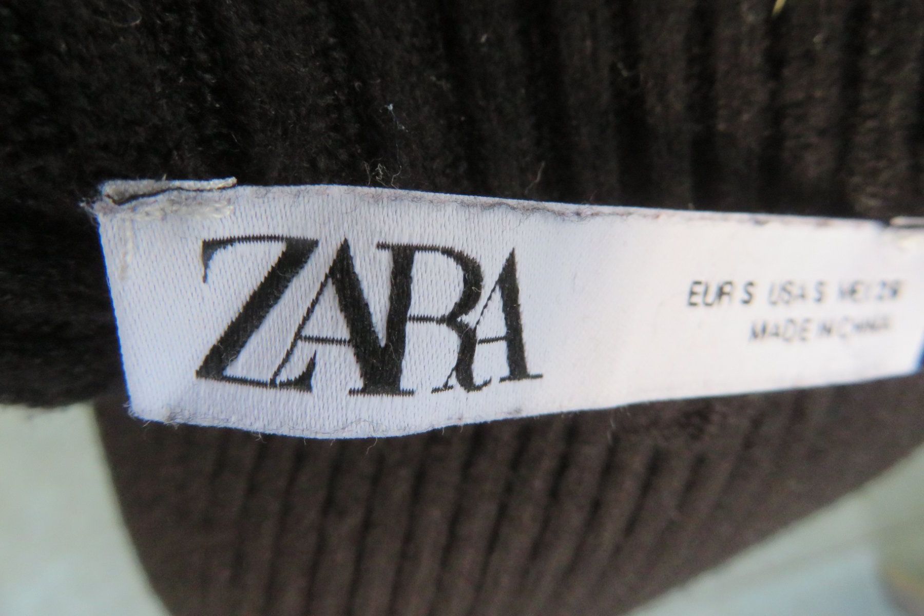 Zara Maglioni & Felpe: ZARA Pullover mit Stehkragen Grösse S – Usato da Wil ZH venduto da Tamagy 2