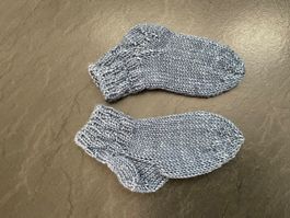 Handgestrickte Kindersocken-Babysocken blau Fusslänge 12 cm
