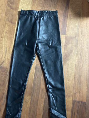 H&M Leggings Kunstleder Gr. 140 neuwertig
