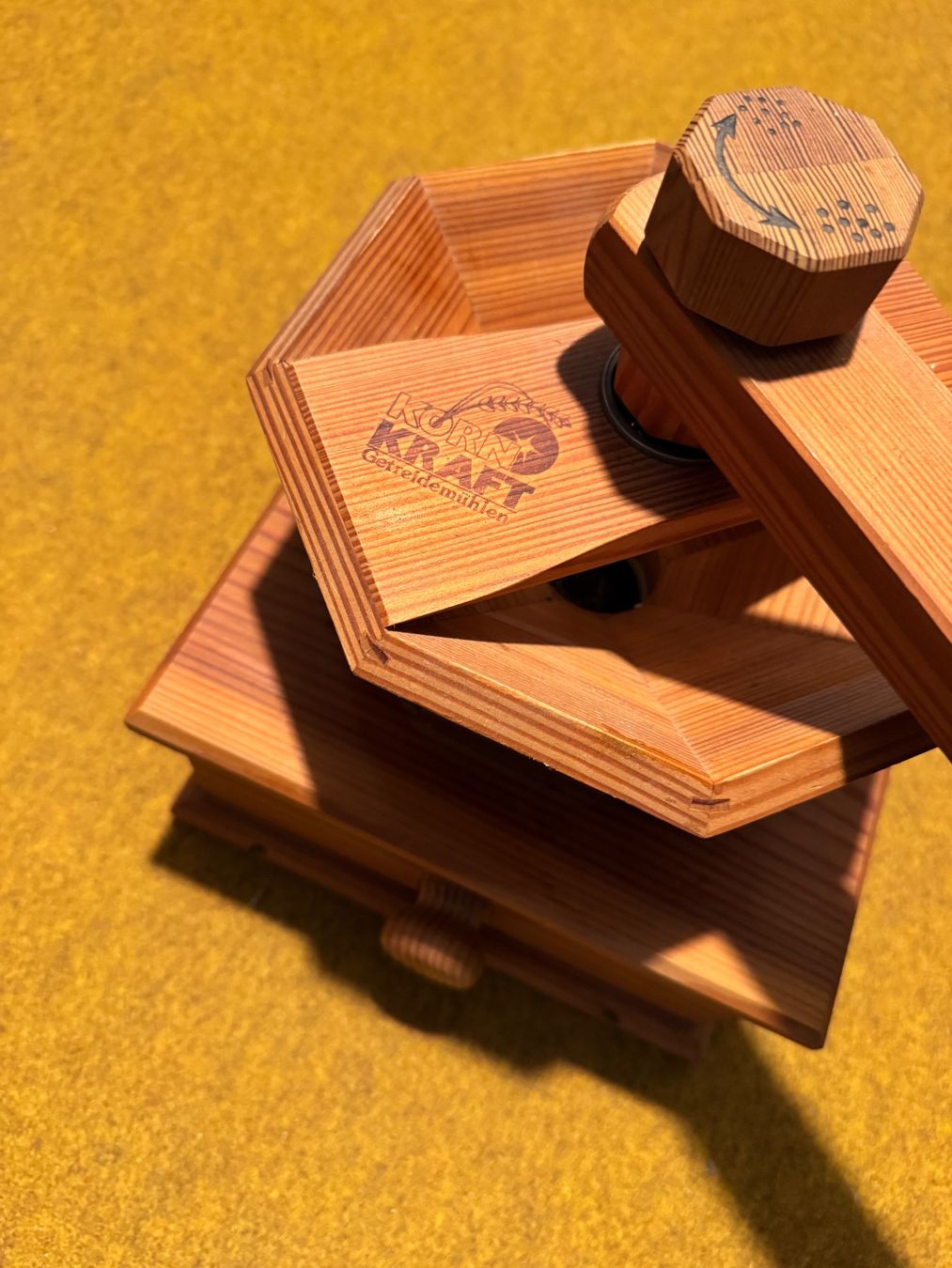 Elettrodomestici da cucina: Korn Kraft Getreidemühle – Usato da Rüegsau venduto da Monbear 2