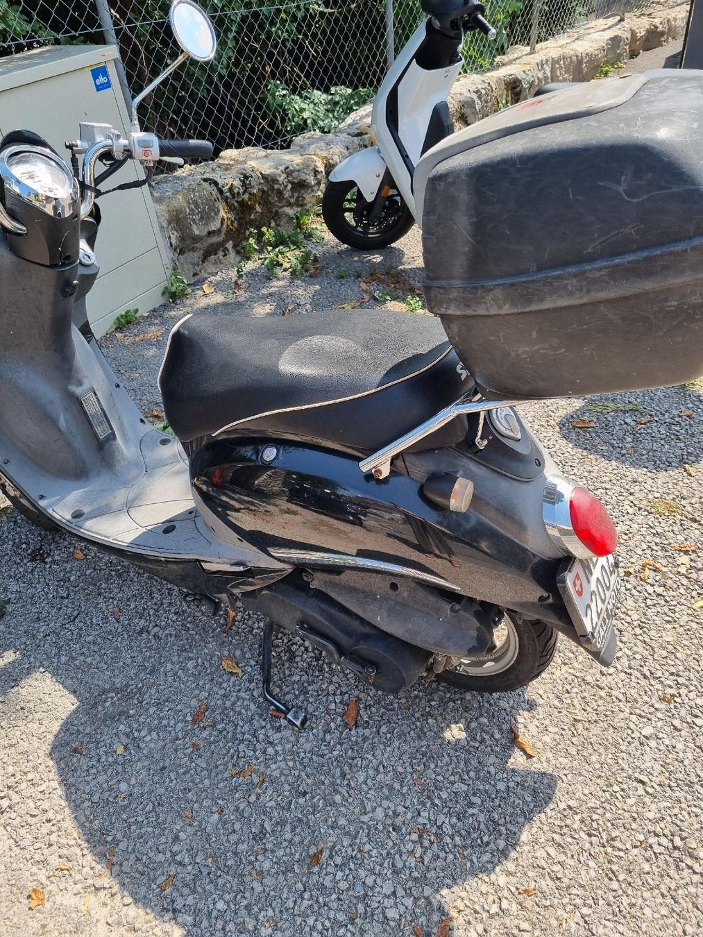 Sym Scooters: scooter SYM mio 100 abîmé  – Defekt aus Neuchâtel von Sigirahel
