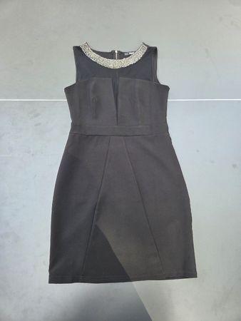 elegantes Kleid schwarz mit Perlenbesatz Grösse S