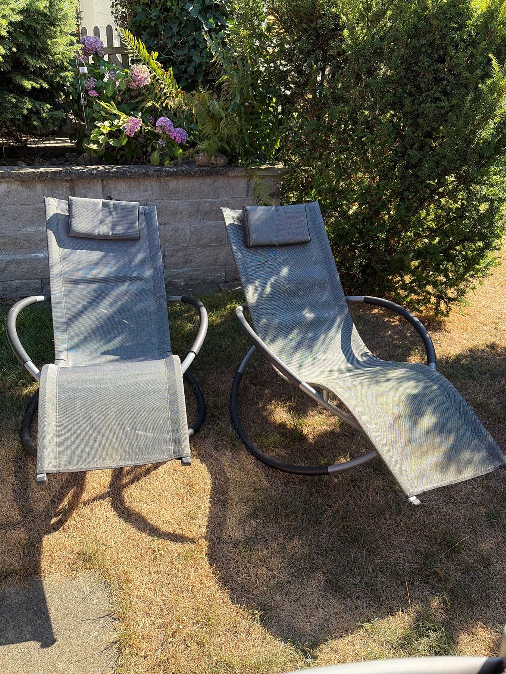 Liegen & Liegestühle: Sonnenliegen  Schaukelstuhl – Gebraucht aus rütihof von finaldestination