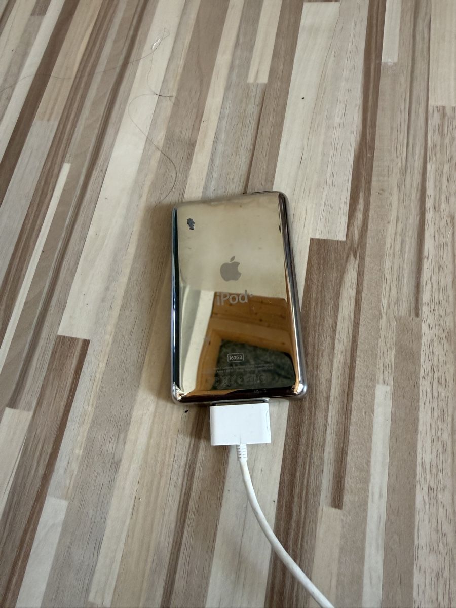 Apple Tragbarer Mediaplayer: Apple iPod Classic 160GB  mit Ladekabel – Gebraucht aus Dielsdorf von bambus1 4