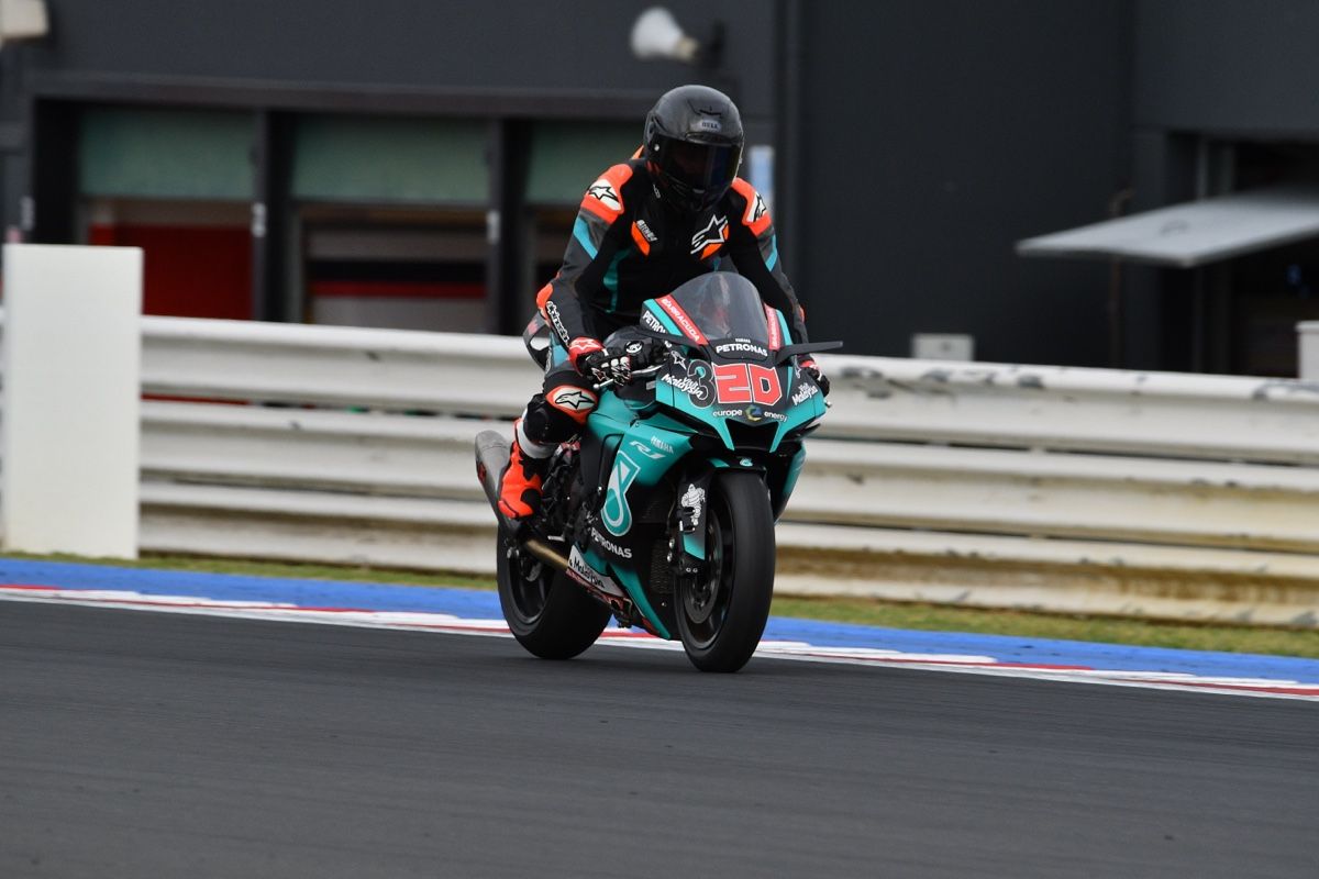 Alpinestars Lots de vêtements: Alpinestars Lederkombi 1-Teiler – D'occasion à Einigen par Noname_17 4