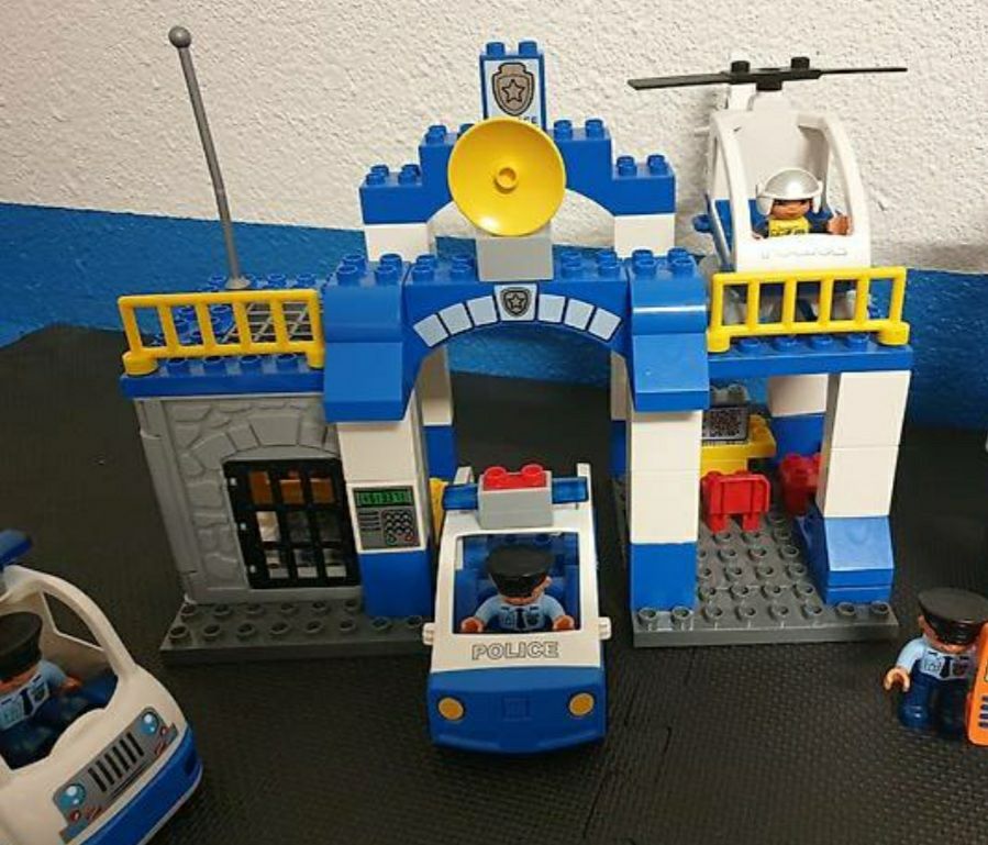 Duplo Spielzeuge: Lego Duplo riesiges Set Polizei Polizeistation – Gebraucht aus Münchwilen TG von  1