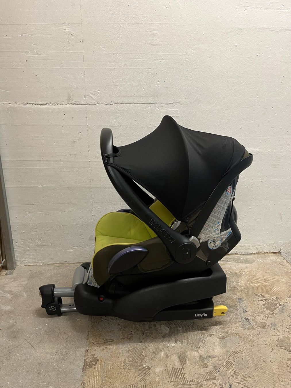 Maxi-Cosi Seggiolini per auto: MaxiCosi + EasyFix ISOFIX – Usato da Basel venduto da and_y8gg 1