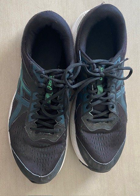Asics Herrenschuhe: Asics Laufschuhe Herren Grösse 45 – Gebraucht aus Fahrweid von Tweety070 1