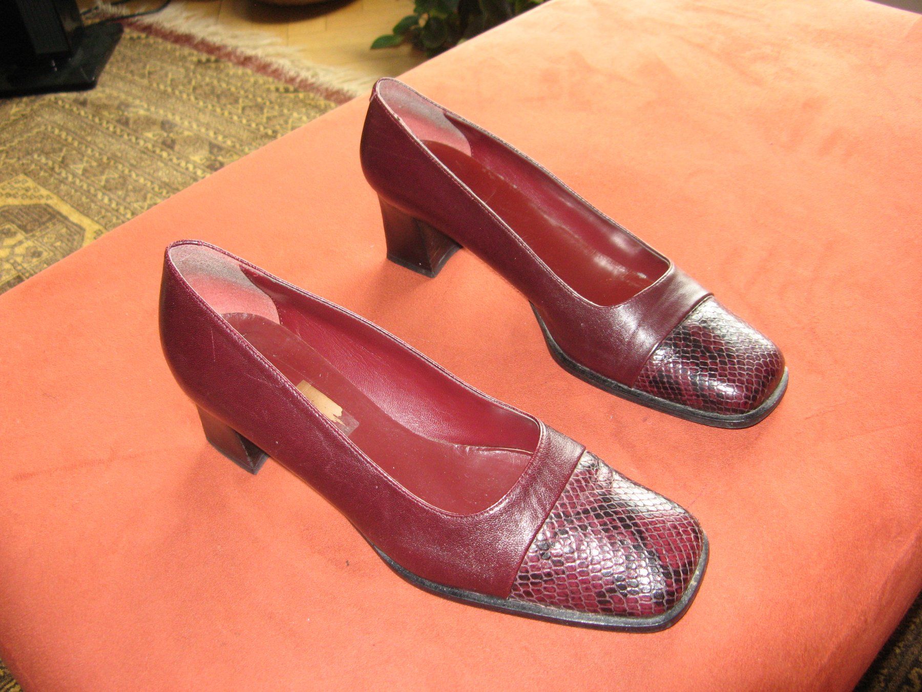Damenschuhe: dunkelrote Leder Pumps Gr. 39 – Gebraucht aus Zürich von apil 5