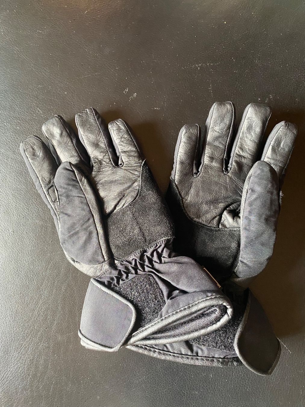 Guanti & manicotti: Motorradhandschuhe – Usato da Hinwil venduto da cat_n9sx 1