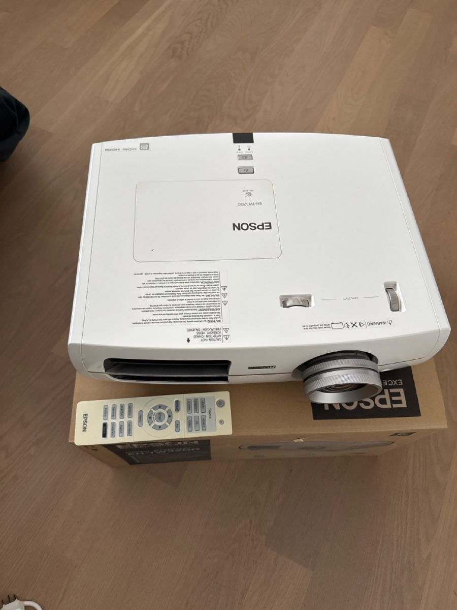 Epson Proiettori: Epson EH-TW3200 – Usato da Meilen venduto da Commodus1