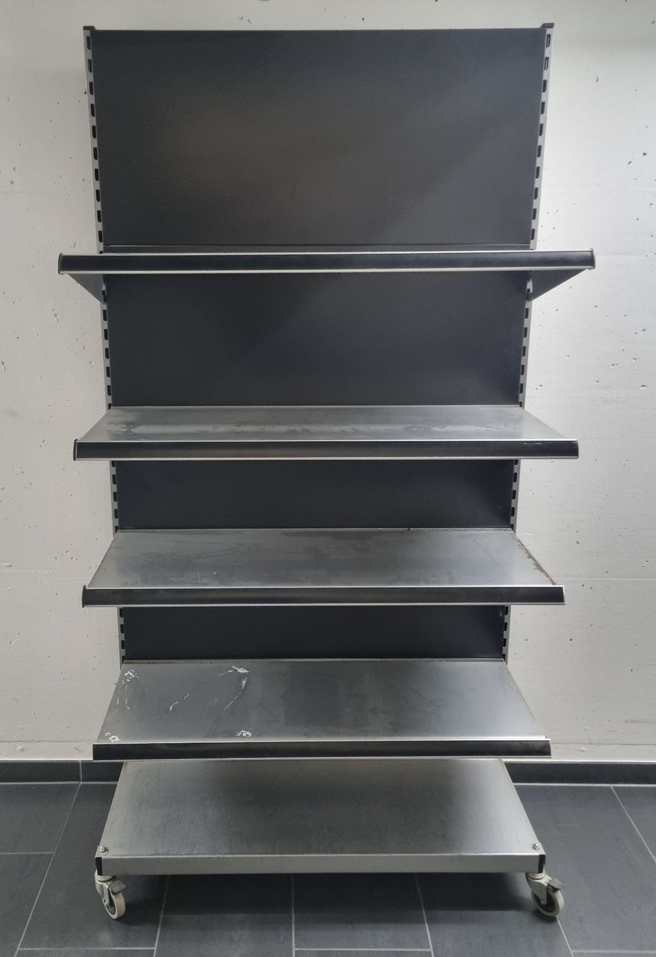 Altro in Decorazioni & Accessori: Ladenregal aus Metall – Usato da Dübendorf venduto da topo73