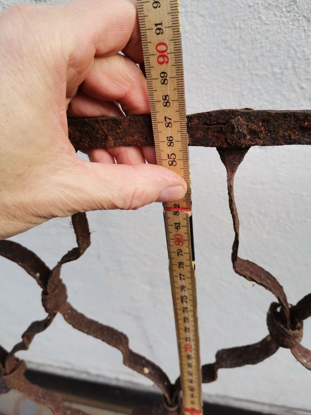 Griglie e Inferriate: Eisengitter, Rostiges Eisengitter, Metall Gartendeko, Rostig – Usato da Wiedlisbach venduto da materialkreislauf 7