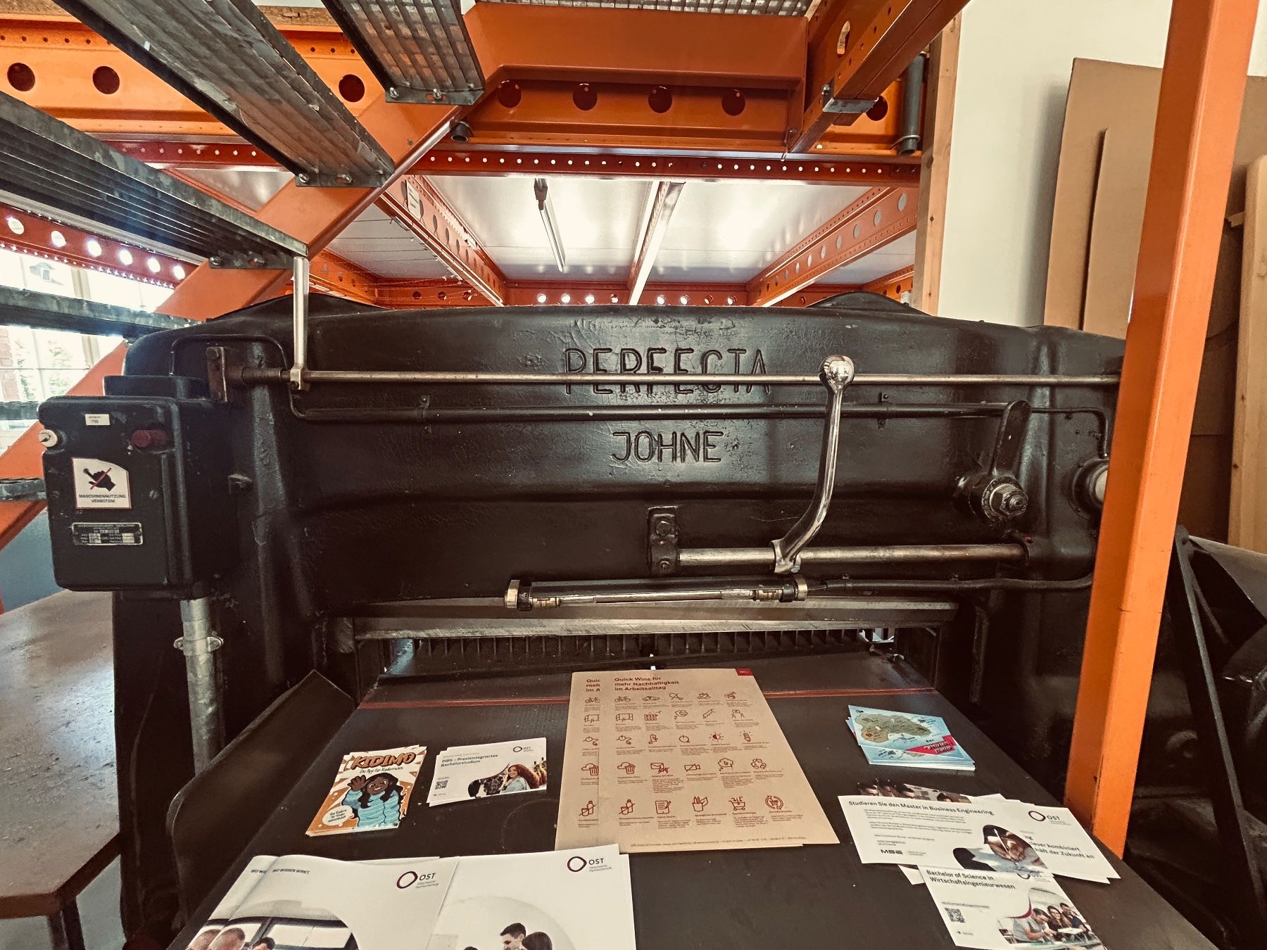 Tutte le macchine: Papierschneidemaschine – Usato da St.Gallen venduto da Jorkka 1