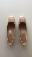 Salvatore Ferragamo Pumps Nude Lackleder Gr. 36.5
