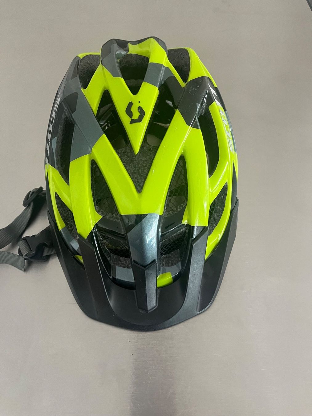 Scott Caschi: Velohelm Scott – Usato da Volketswil venduto da gruezipistole 1