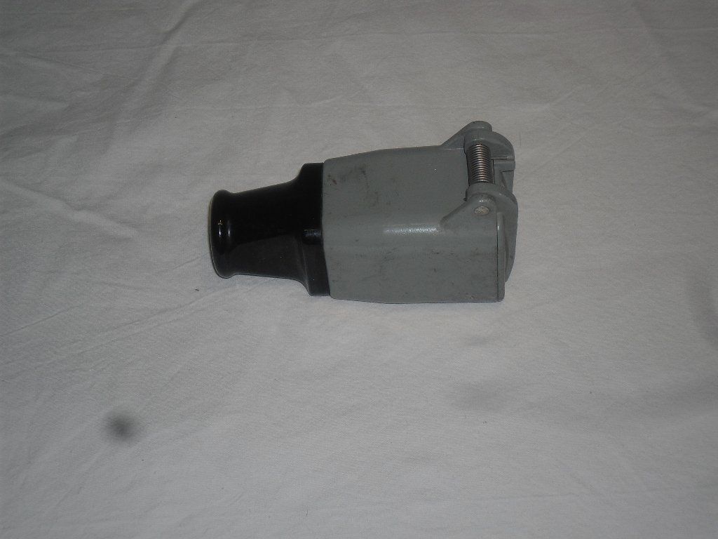 Spine: 400 Volt - Kupplung , 15 A , 4 polig , Metall – Usato da Büren SO venduto da omsa 2