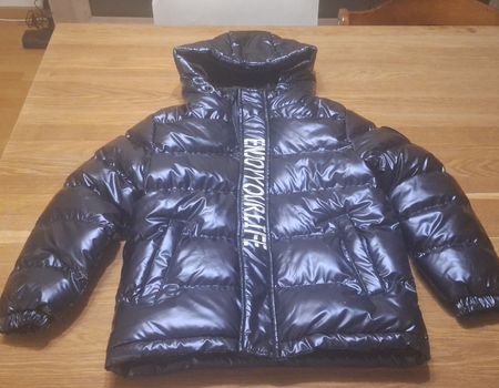 Kinder Winterjacke, Violett Glänzend, Grösse 130, neu!