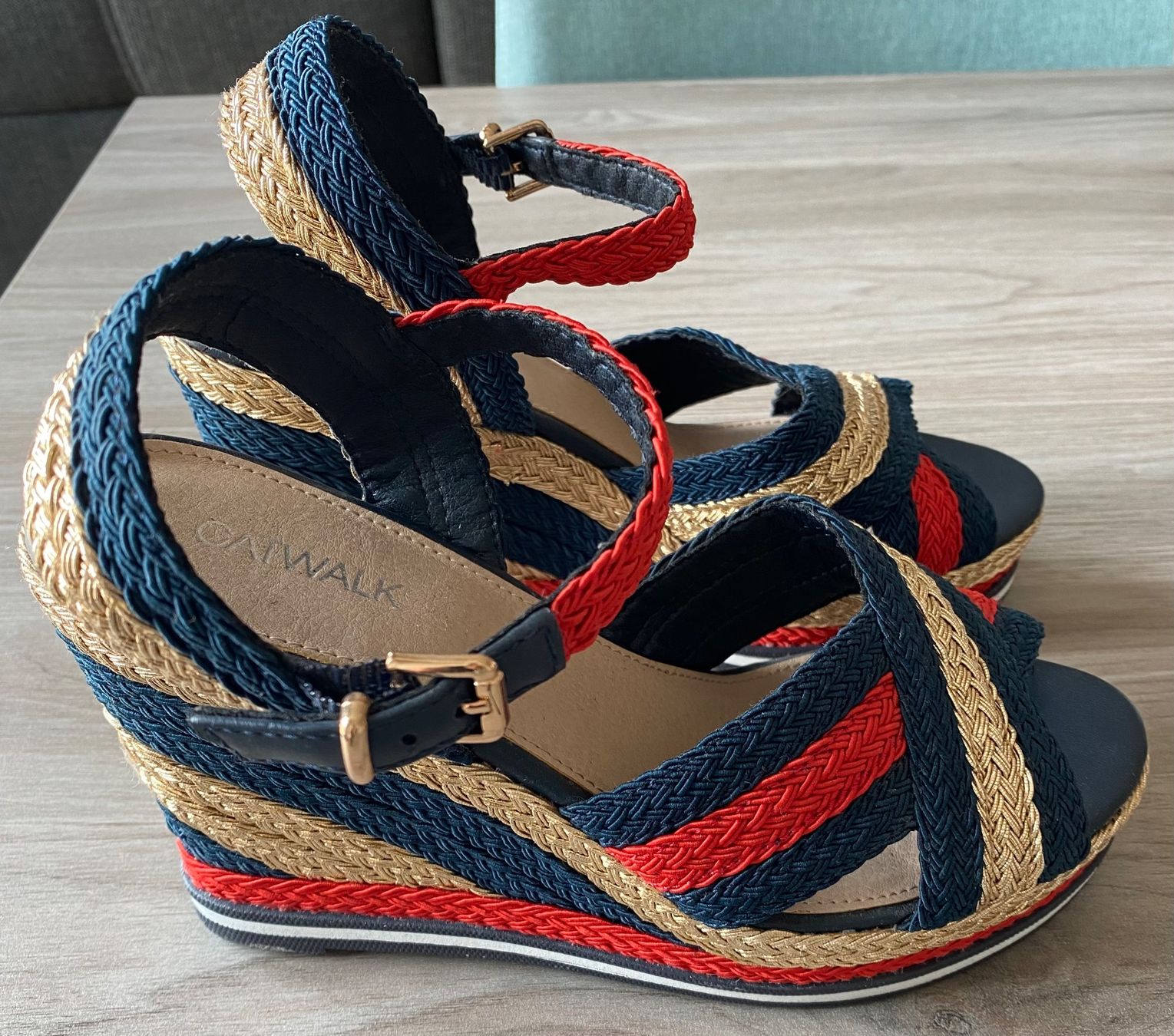 Scarpe da donna: Sandales compensées – Usato da Perly venduto da Flemprod01 1